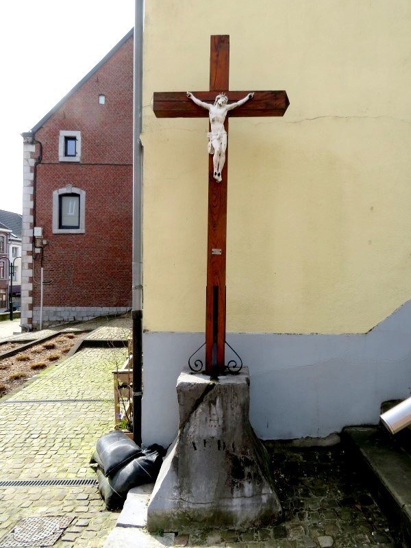 PHOTO 19