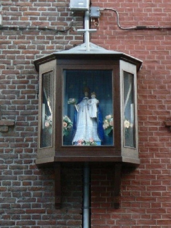 PHOTO 69